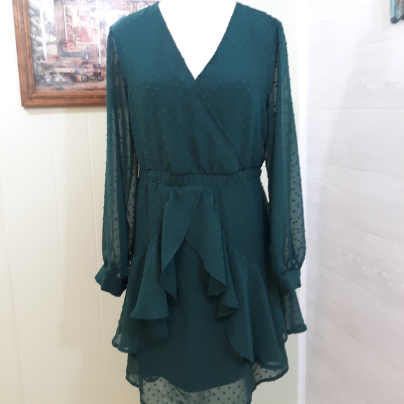 AOOKSMERY Dresses & Skirts - AOOKSMERY lace ruffle dress sz Large NWT *1